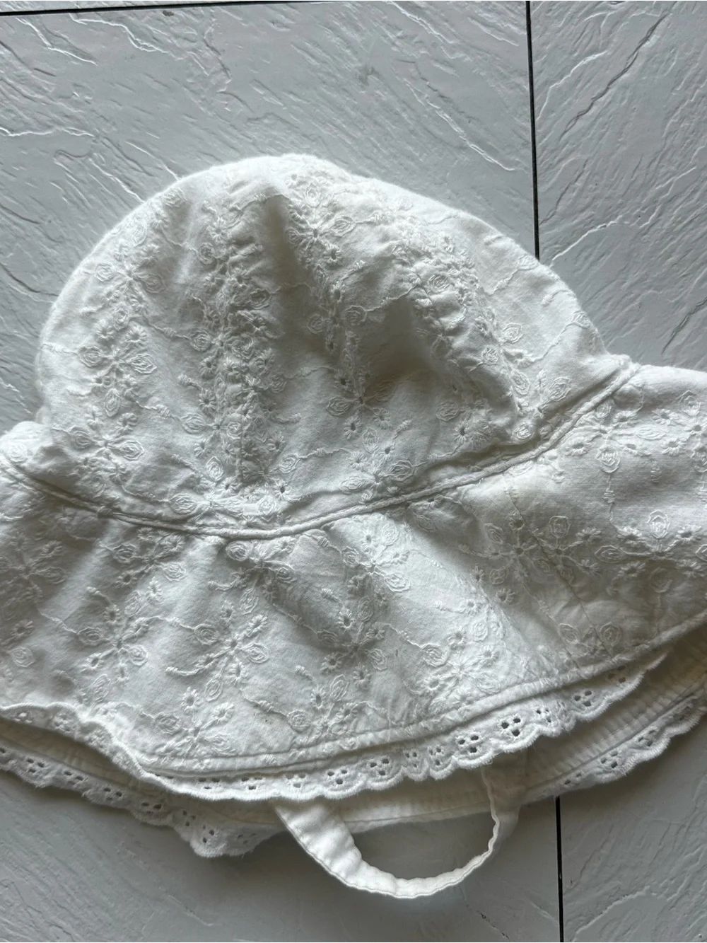 Baby gap infant white eyelet sun hat